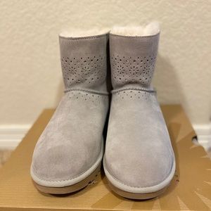 NIB UGG W DAE Sunshine perf winter boots